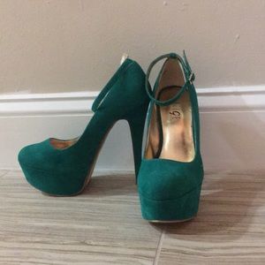 Emerald Green Heels!